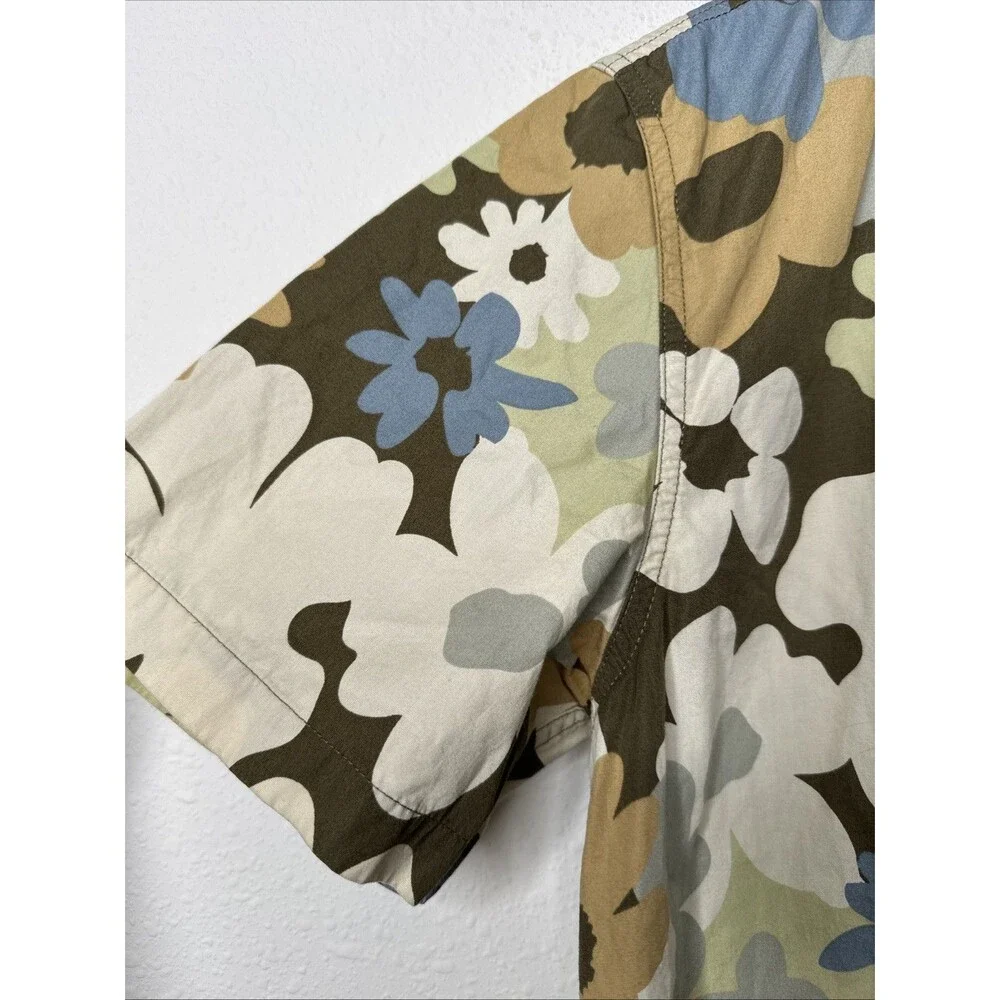 The North Face Valley Easy Camp Shirt Loop Collar Men’s Small Floral Print Flaw